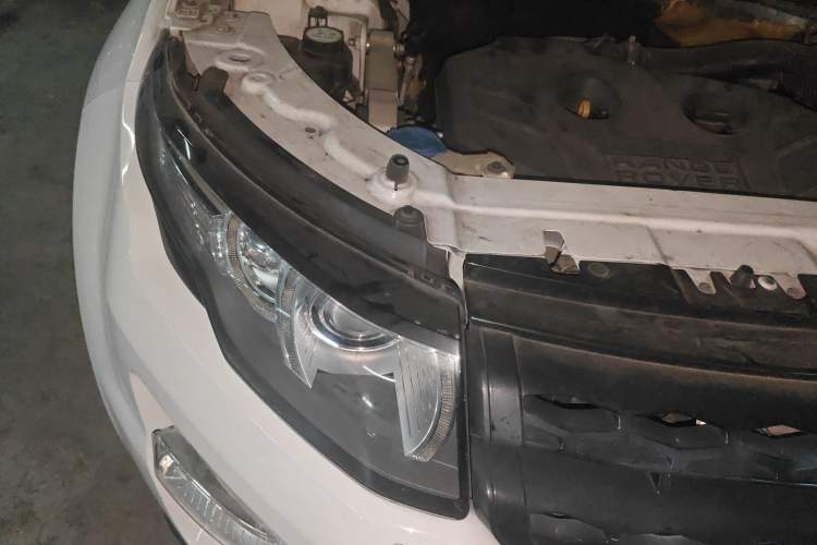 Used Land Rover Range Evoque 2012 2.0T 5-Door Ignite Edition Engine Bay Right