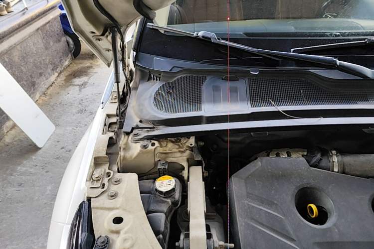 Used Land Rover Range Evoque 2012 2.0T 5-Door YAOZHI Version Engine Bay Right