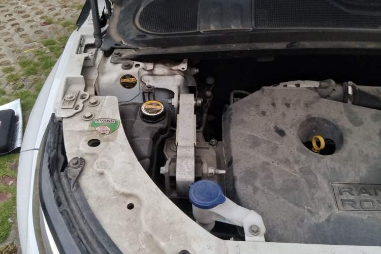 Used Land Rover Range Evoque 2012 2.0T 5-Door Ignite Edition Engine Bay Right
