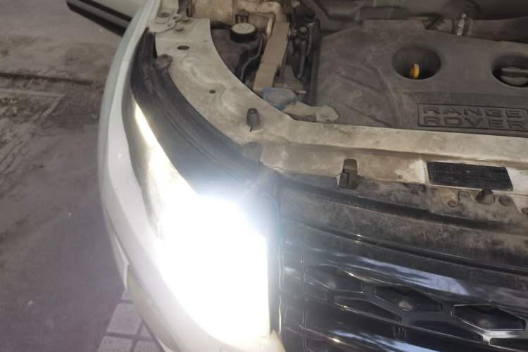 Used Land Rover Range Evoque 2012 2.0T 5-Door YAOZHI Version Engine Bay Right