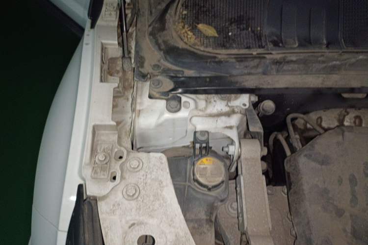 Used Land Rover Range Evoque 2012 2.0T 3-Door YAOZHI Edition Engine Bay Right