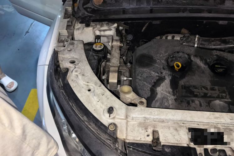 Used Land Rover Range Evoque 2012 2.0T 5-Door Ignite Edition Engine Bay Right