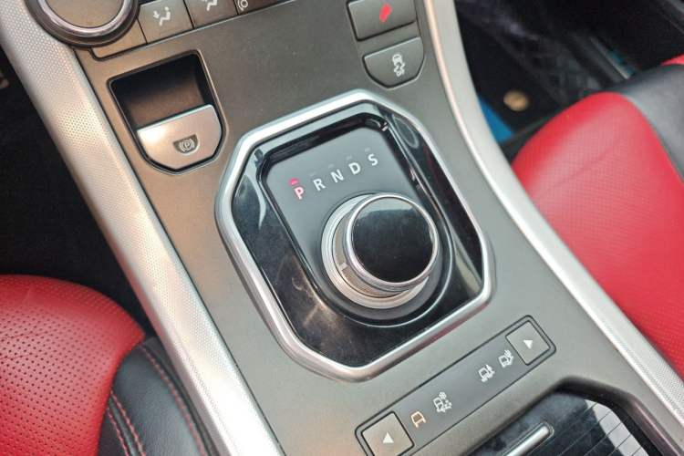 Used Land Rover Range Evoque 2012 2.0T 5-Door Ignite Edition Gear Lever