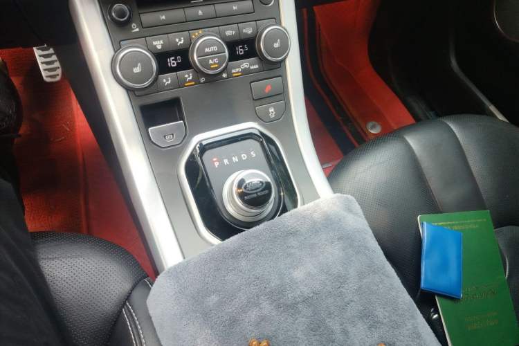 Used Land Rover Range Evoque 2012 2.0T 5-Door Ignite Edition Gear Lever
