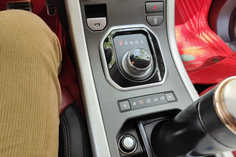 Used Land Rover Range Evoque 2012 2.0T 5-Door Ignite Edition Gear Lever