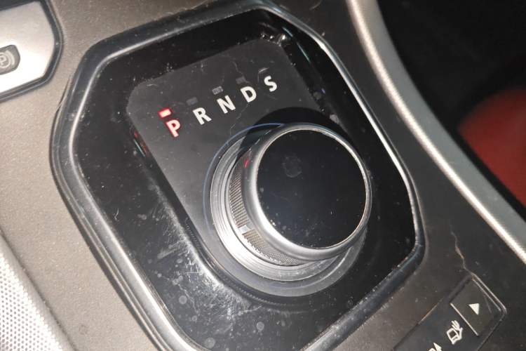 Used Land Rover Range Evoque 2012 2.0T 5-Door Ignite Edition Gear Lever