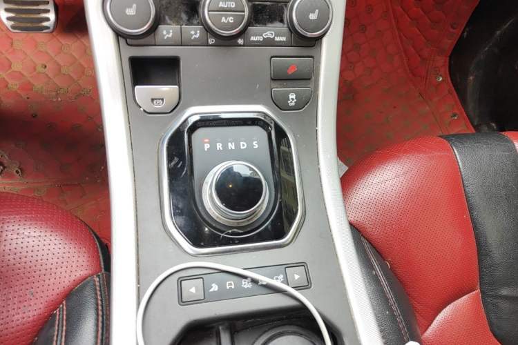 Used Land Rover Range Evoque 2012 2.0T 3-Door Ignite Edition Gear Lever