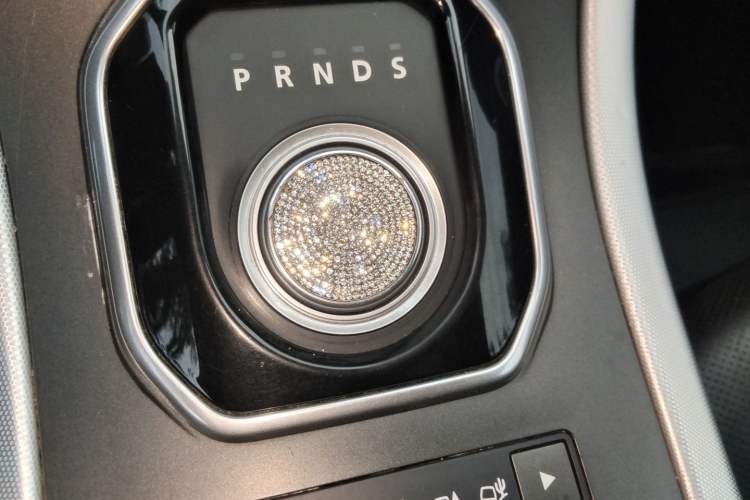 Used Land Rover Range Evoque 2012 2.0T 5-Door Ignite Edition Gear Lever