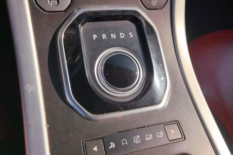 Used Land Rover Range Evoque 2012 2.0T 5-Door Ignite Edition Gear Lever