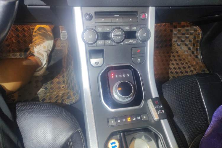 Used Land Rover Range Evoque 2012 2.0T 5-Door Ignite Edition Gear Lever