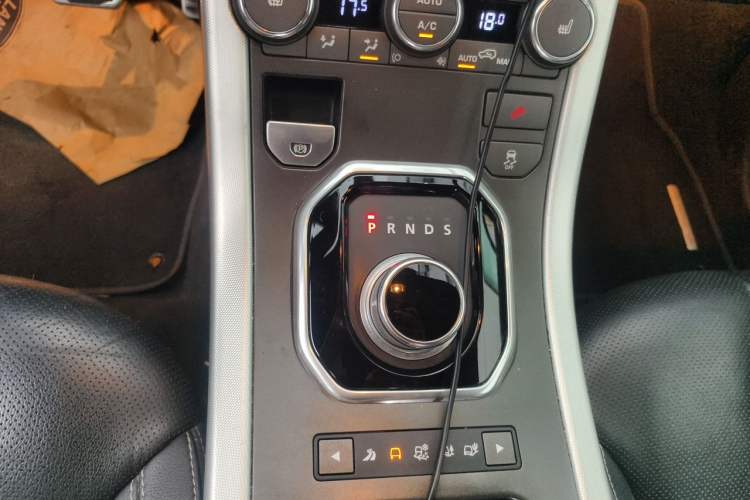 Used Land Rover Range Evoque 2012 2.0T 5-Door Ignite Edition Gear Lever