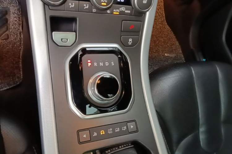 Used Land Rover Range Evoque 2012 2.0T 5-Door Ignite Edition Gear Lever