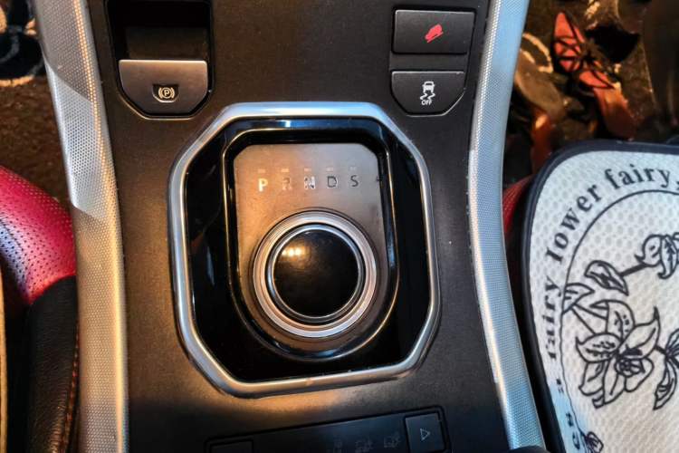 Used Land Rover Range Evoque 2012 2.0T 5-Door Ignite Edition Gear Lever