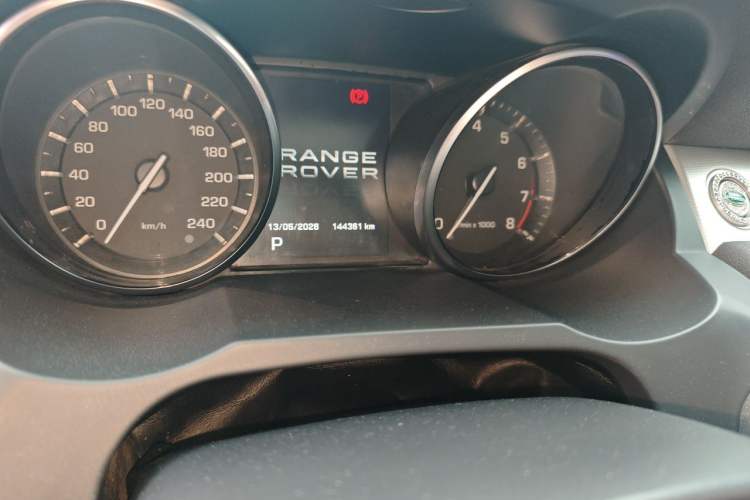Used Land Rover Range Evoque 2012 2.0T 5-Door Ignite Edition Odometer Close Up