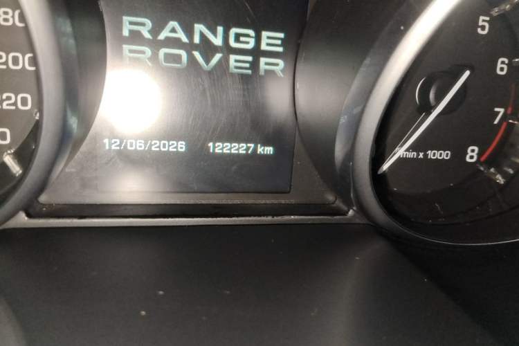 Used Land Rover Range Evoque 2012 2.0T 5-Door Ignite Edition Odometer Close Up