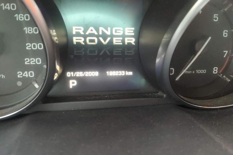 Used Land Rover Range Evoque 2012 2.0T 3-Door Ignite Edition Odometer Close Up