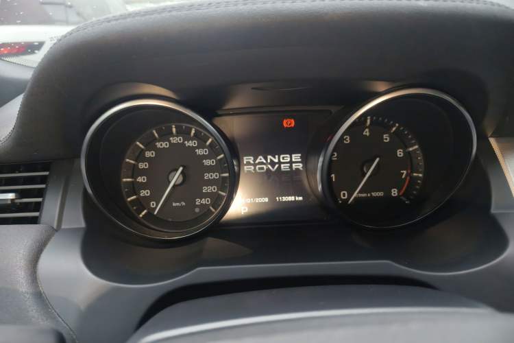 Used Land Rover Range Evoque 2012 2.0T 5-Door Ignite Edition Odometer Close Up