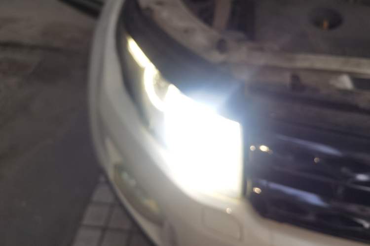 Used Land Rover Range Evoque 2012 2.0T 5-Door YAOZHI Version Right Front Headlight