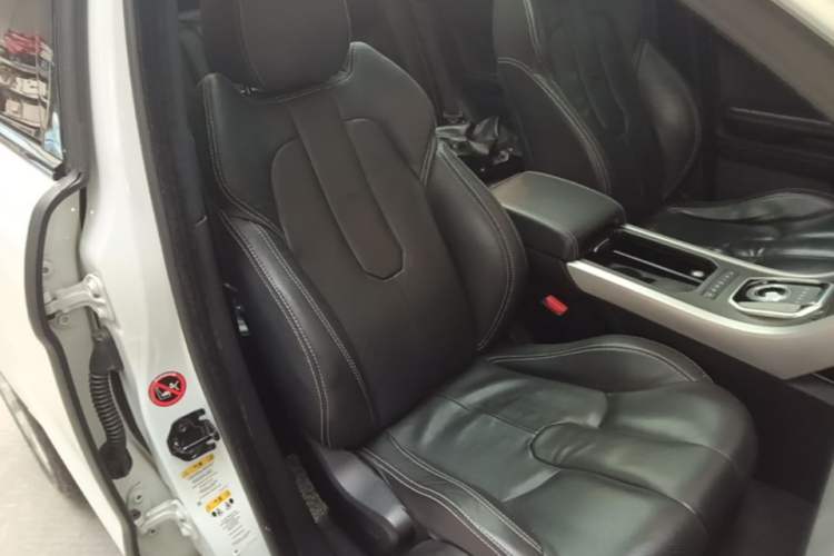 Used Land Rover Range Evoque 2012 2.0T 5-Door Ignite Edition Right Front Seat