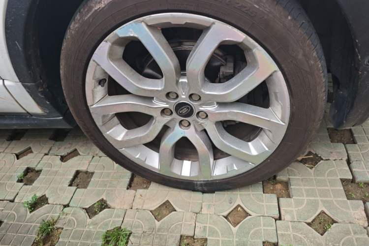 Used Land Rover Range Evoque 2012 2.0T 5-Door Ignite Edition Right Front Wheel Hub