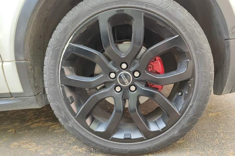 Used Land Rover Range Evoque 2012 2.0T 5-Door Ignite Edition Right Front Wheel Hub