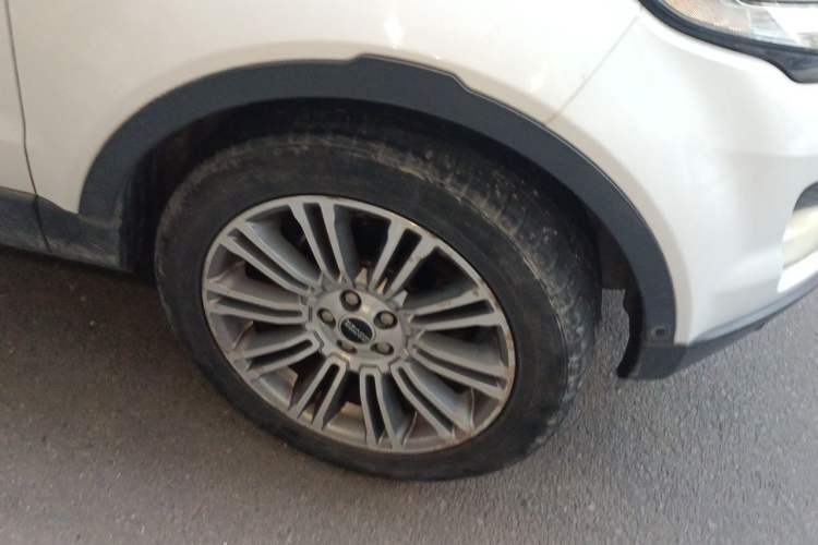 Used Land Rover Range Evoque 2012 2.0T 5-Door YAOZHI Version Right Front Wheel Hub