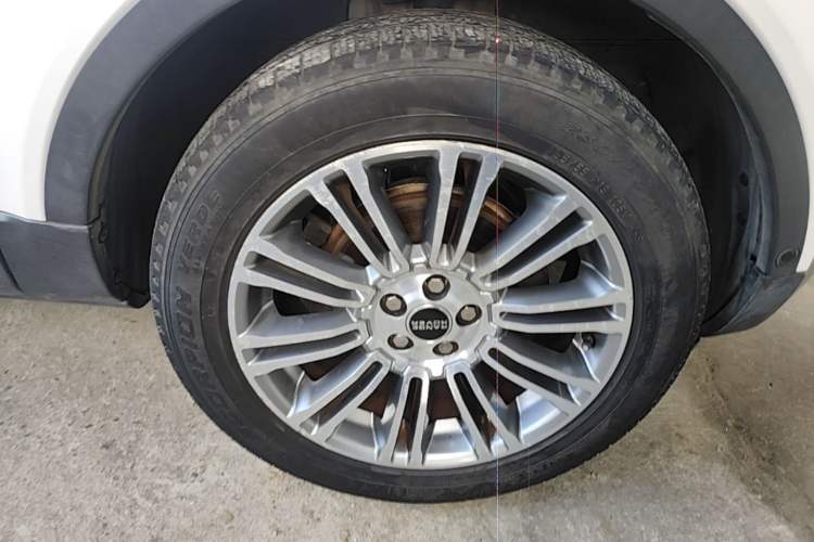 Used Land Rover Range Evoque 2012 2.0T 5-Door YAOZHI Version Right Front Wheel Hub