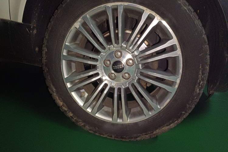 Used Land Rover Range Evoque 2012 2.0T 3-Door YAOZHI Edition Right Front Wheel Hub