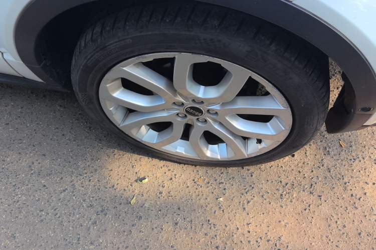 Used Land Rover Range Evoque 2012 2.0T 5-Door Ignite Edition Right Front Wheel Hub
