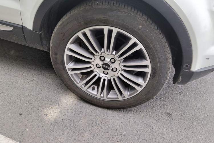 Used Land Rover Range Evoque 2012 2.0T 5-Door YAOZHI Version Right Front Wheel Hub