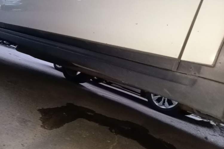 Used Land Rover Range Evoque 2012 2.0T 5-Door Ignite Edition Right Side Sill