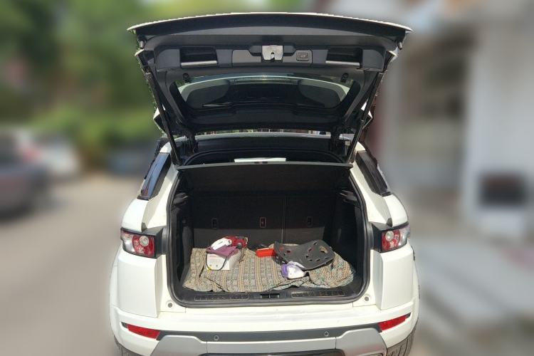 Used Land Rover Range Evoque 2012 2.0T 5-Door Ignite Edition Trunk