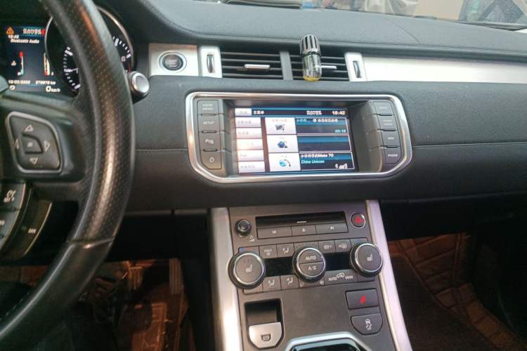 Used Land Rover Range Evoque 2013 2.0T 5-Door Yaozhen Edition Audio And AC Panel