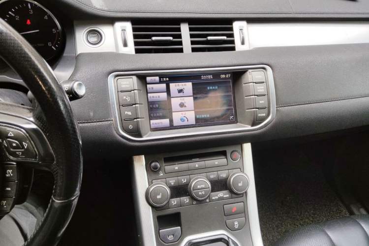 Used Land Rover Range Evoque 2013 2.2T 5-Door Diesel Edition Audio And AC Panel