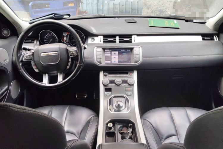 Used Land Rover Range Evoque 2013 2.2T 5-Door Diesel Edition Center Console