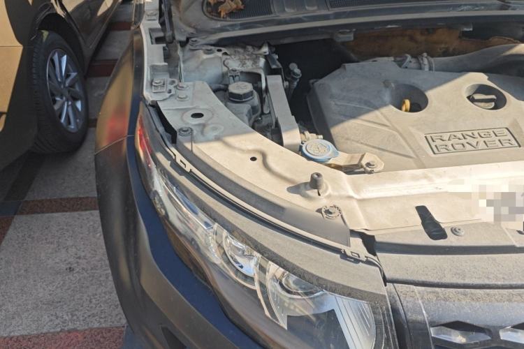 Used Land Rover Range Evoque 2013 2.0T 5-Door Ignite Edition Engine Bay Right