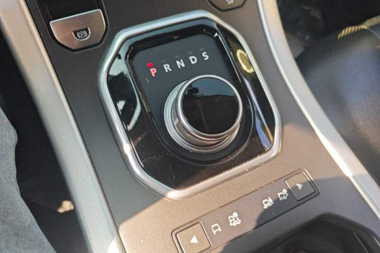 Used Land Rover Range Evoque 2013 2.0T 5-Door Ignite Edition Gear Lever
