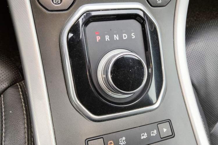 Used Land Rover Range Evoque 2013 2.2T 5-Door Diesel Edition Gear Lever