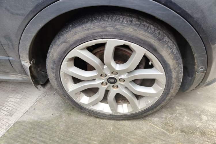 Used Land Rover Range Evoque 2013 2.2T 5-Door Diesel Edition Right Front Wheel Hub