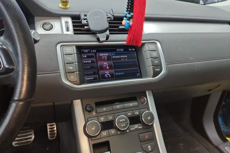 Used Land Rover Range Evoque 2013 2.0T 5-Door Ignite Edition Audio And AC Panel