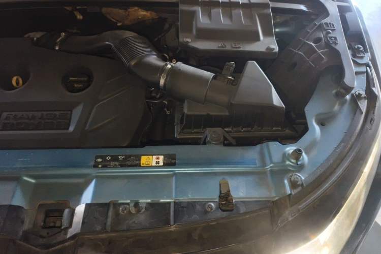 Used Land Rover Range Evoque 2013 2.0T 5-Door Ignite Edition Engine Bay Left