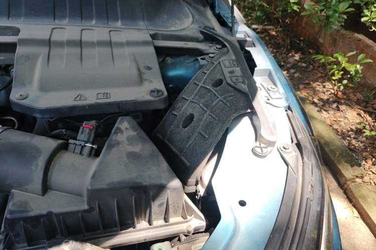 Used Land Rover Range Evoque 2013 2.0T 5-Door Yaozhen Edition Engine Bay Left