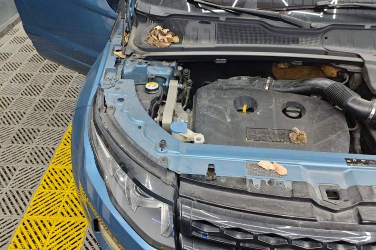 Used Land Rover Range Evoque 2013 2.0T 5-Door Ignite Edition Engine Bay Right