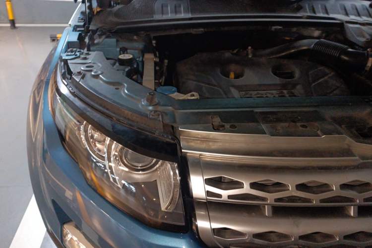 Used Land Rover Range Evoque 2013 2.0T 5-Door YAOZHI Edition Engine Bay Right