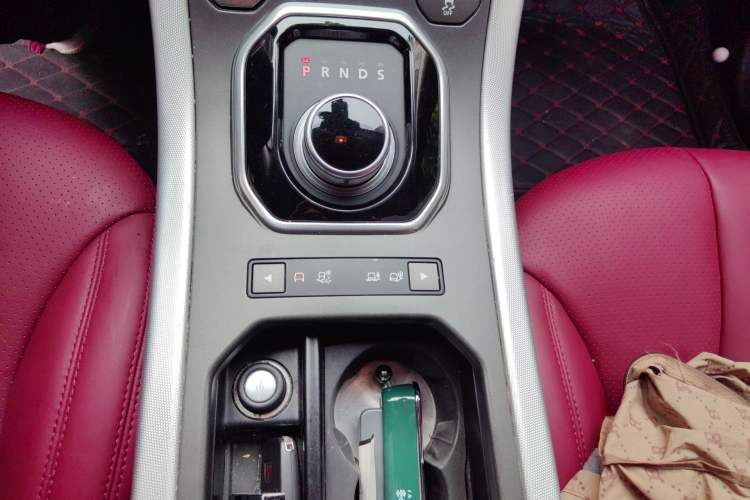 Used Land Rover Range Evoque 2013 2.0T 5-Door Ignite Edition Gear Lever