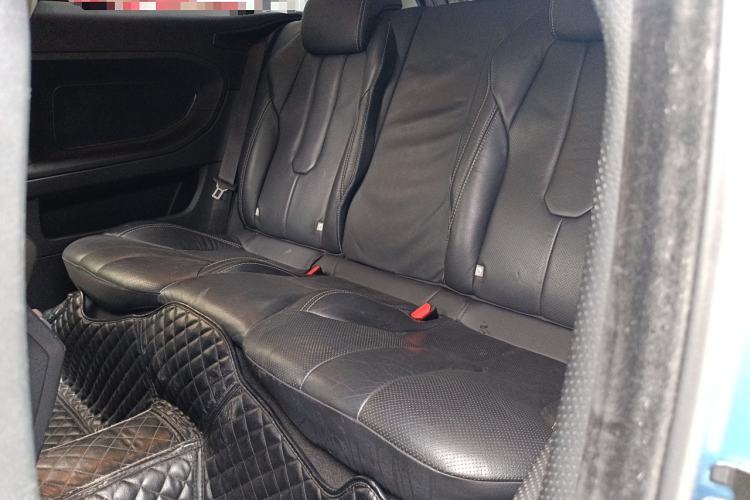 Used Land Rover Range Evoque 2013 2.0T 3-Door Electric Blue Limited Edition Left Rear Seat