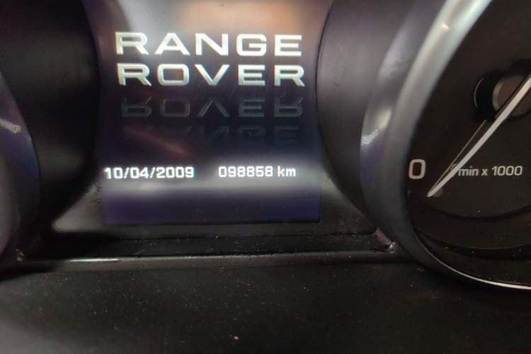 Used Land Rover Range Evoque 2013 2.0T 5-Door Ignite Edition Odometer Close Up