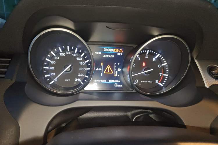 Used Land Rover Range Evoque 2013 2.0T 5-Door Ignite Edition Odometer Close Up