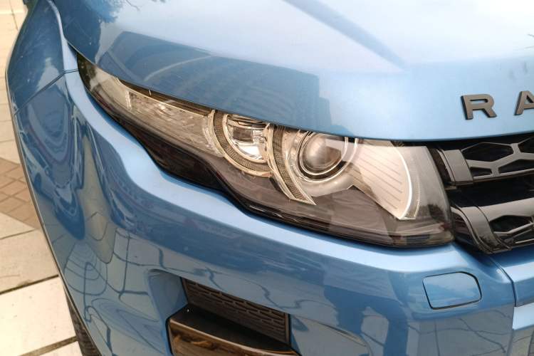 Used Land Rover Range Evoque 2013 2.0T 3-Door Electric Blue Limited Edition Right Front Headlight