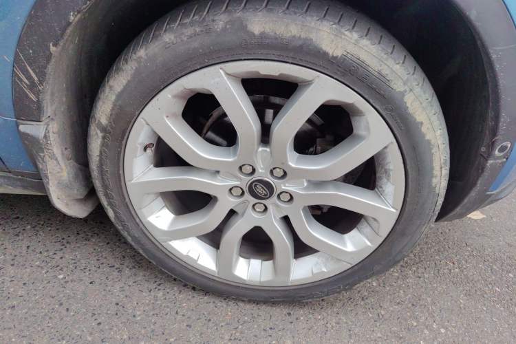 Used Land Rover Range Evoque 2013 2.0T 5-Door Ignite Edition Right Front Wheel Hub